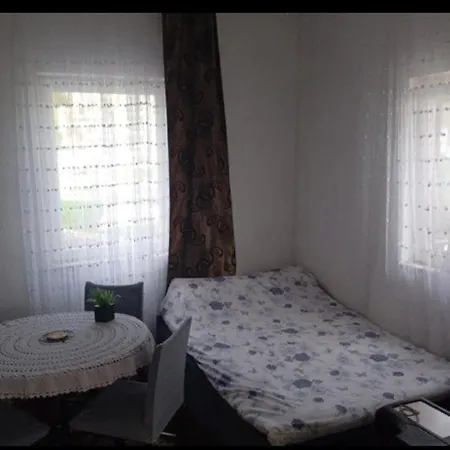 Alifakovac Apartament *